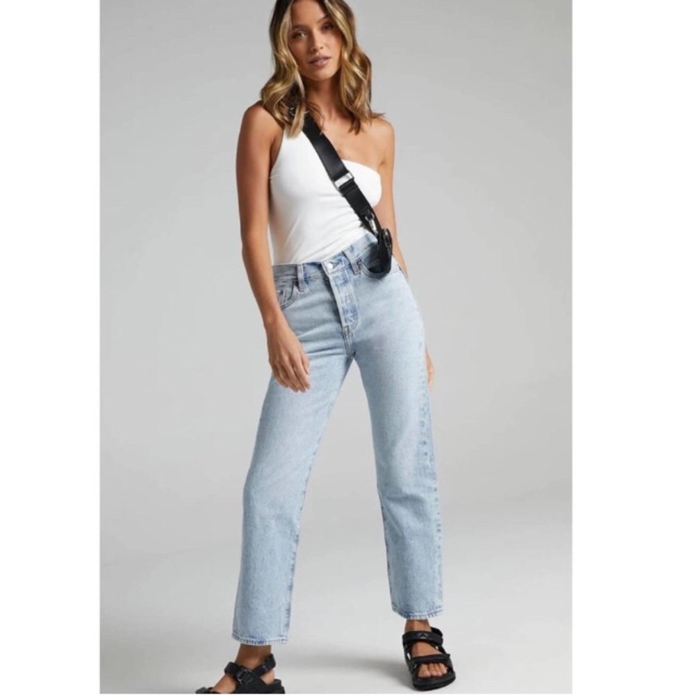 nwot Levis Wedgie straight in Montgomery Baked 24 27L